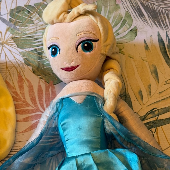 Disney Frozen Nightgowns and stuffy dolls Bundle - Picture 12 of 13